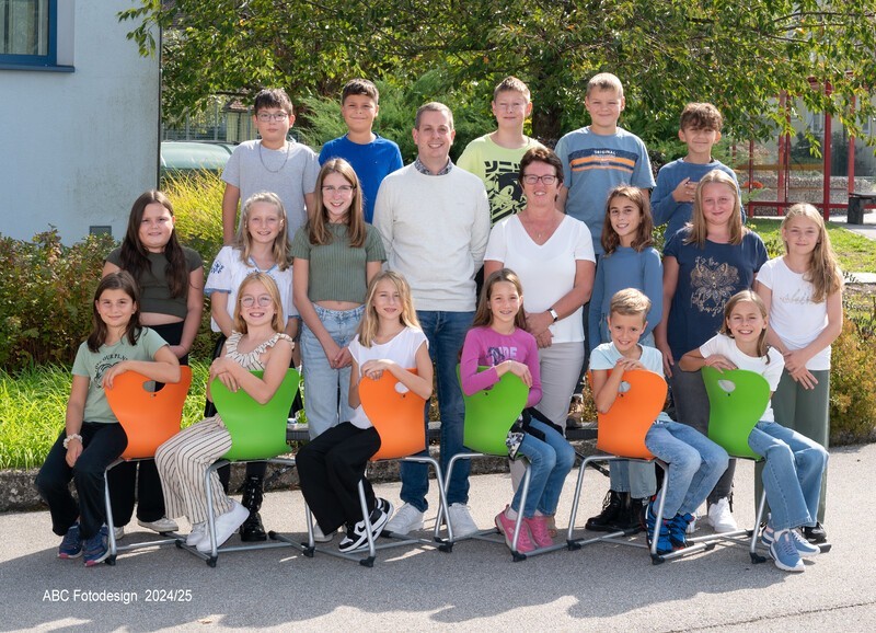 Klassenfoto-1b_202425.jpg