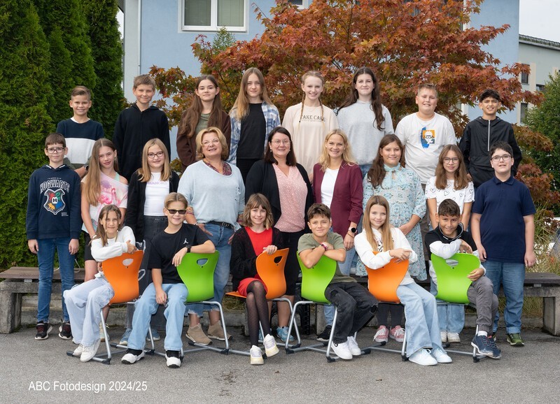 Klassenfoto-2b_202425.jpg