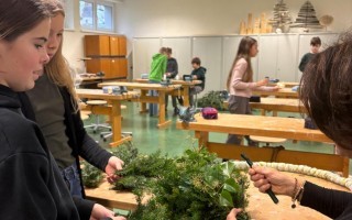 Adventkranzbinden 2025_4.jpeg