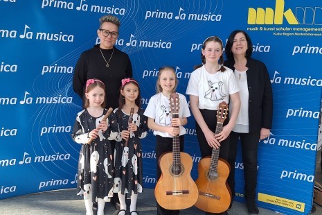 Spuki fun mit  Lucia Scherzenlehner und Gundi Hörtler.jpg