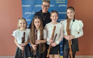 Ensemble Patru Plor - Maira Suciu, Rosin Alrasho, Ramona Meyer, Raluca Toncu mit Lehrerin Lucia Scherzenlehner.jpg