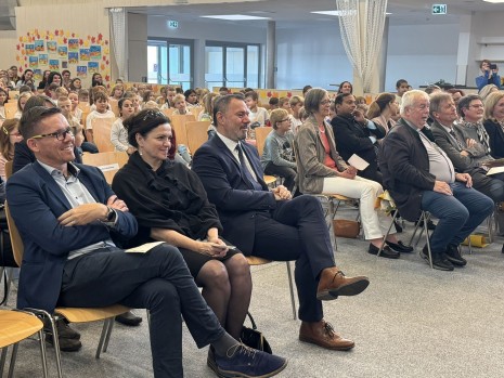 20241025fraudirektor013
