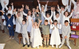 Jesus lebt, er ist mitten unter uns