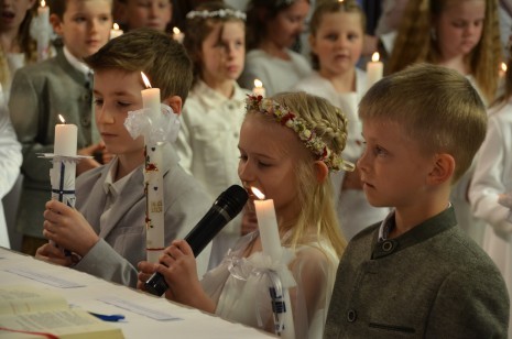 Begrüßung durch die Kinder
