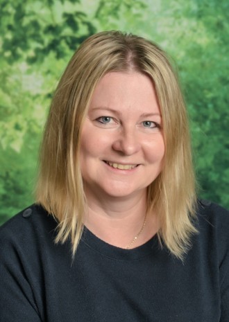 Bettina Eisschiel.jpeg