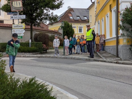 1b_Polizist_Schutzengel.jpeg